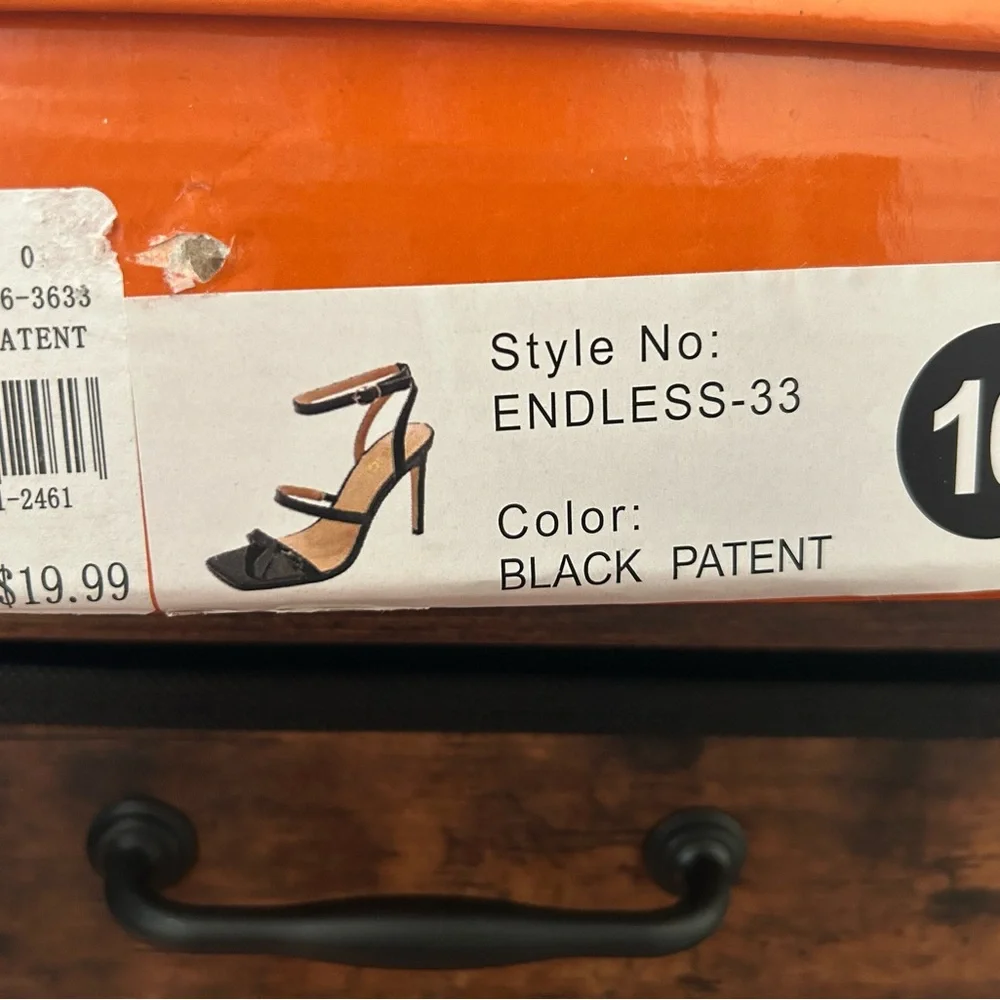 Rogue Black Women’s heels - Picture 3 of 4